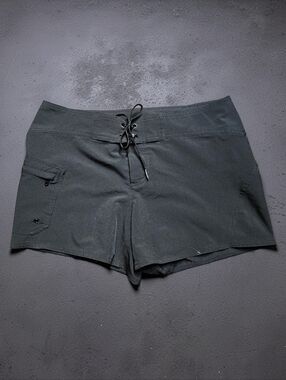 ATHLETA Women's Lace-Up Shorts - Black. Size 8. Excellent Condition!